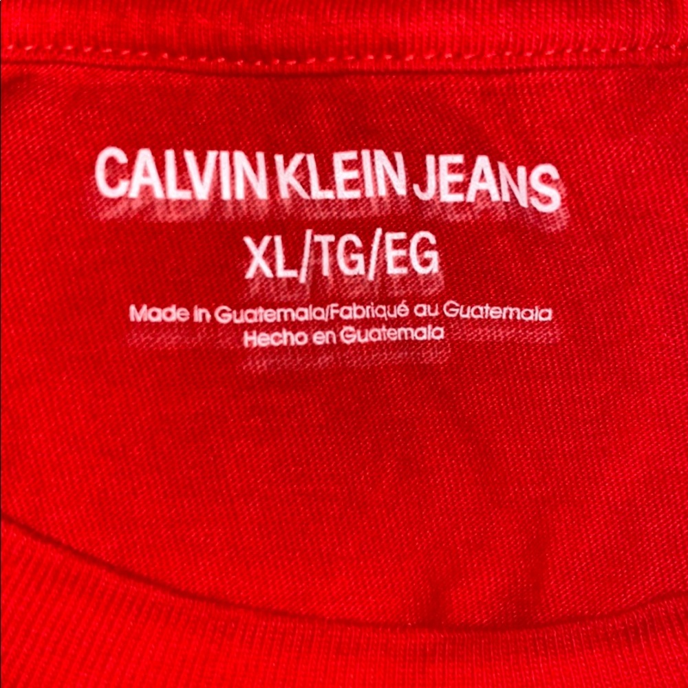 Red Box logo Calvin Klein jeans tee - Picture 2 of 2